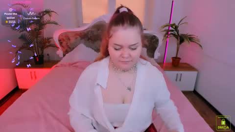 Snapshot of erica_love_ chatting on October 15, 5:54 am erica_love_ online show from October 15, 5:54 am