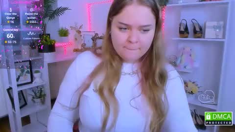 erica_love_ online show from December 15, 7:04 am