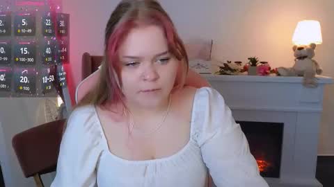 Snapshot of erica_love_ chatting on September 17, 6:17 am erica_love_ online show from September 17, 6:17 am