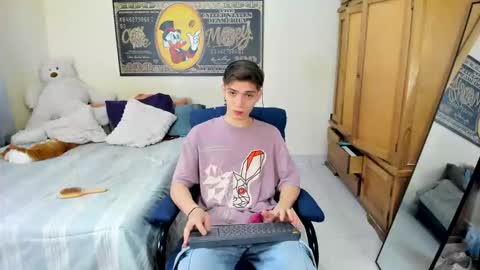 erick_de_rossee online show from December 18, 6:47 pm