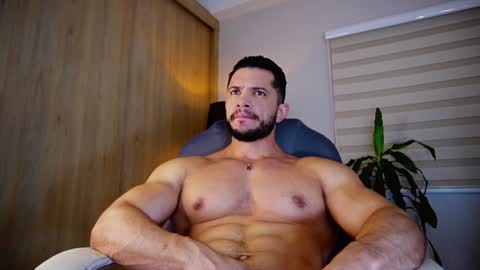 Snapshot of erick_thompson chatting on January 18, 7:37 pm Erick Thompson online show from January 18, 7:37 pm