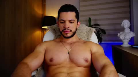 Snapshot of erick_thompson chatting on October 8, 10:38 pm Erick Thompson online show from October 8, 10:38 pm