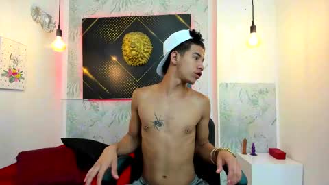 Snapshot of erick_zhimerman chatting on February 11, 5:47 am online show from February 11, 5:47 am