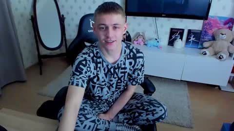 Snapshot of ermak_reborn chatting on February 9, 10:54 pm Max online show from February 9, 10:54 pm