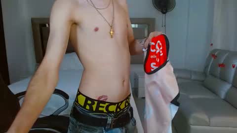 eroboyxox online show from February 21, 8:34 pm