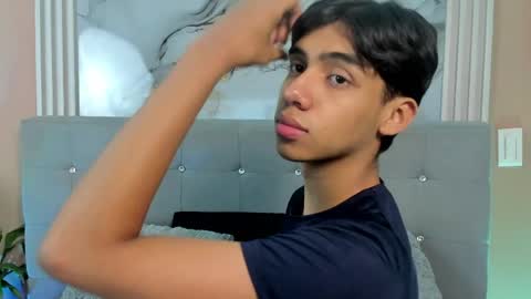 Eros Lux1 online show from April 18, 12:18 pm