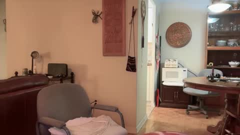 eros online show from February 17, 1:58 am