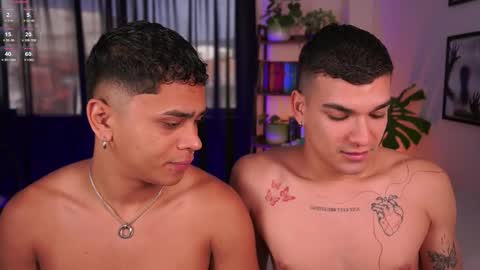 Snapshot of eroswild_ chatting on September 21, 9:19 pm Eros Wild online show from September 21, 9:19 pm
