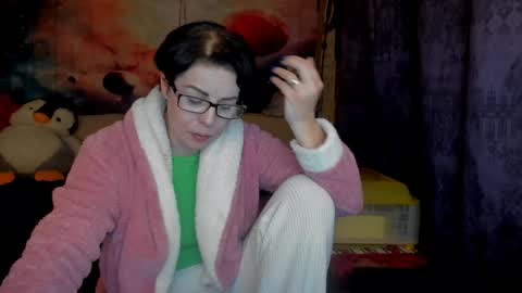 Snapshot of erotic_dessire chatting on January 15, 11:51 pm Eve online show from January 15, 11:51 pm