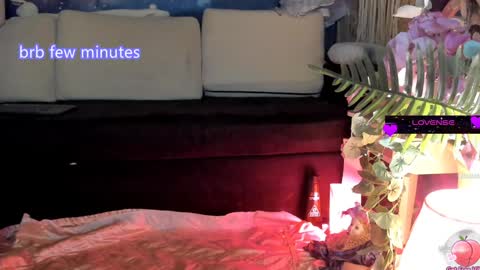 Snapshot of erotic_dessire chatting on January 21, 11:13 pm Eve online show from January 21, 11:13 pm