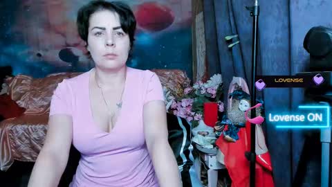 Snapshot of erotic_dessire chatting on February 25, 7:38 pm Eve online show from February 25, 7:38 pm