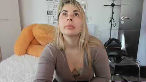 eroticsensualkitty4u online show from February 24, 12:37 pm