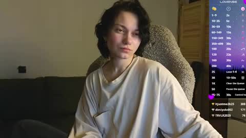 esajukyy online show from March 30, 2:39 pm