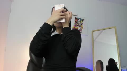 Snapshot of escarlett_wii chatting on October 4, 1:09 pm SCARLETT online show from October 4, 1:09 pm
