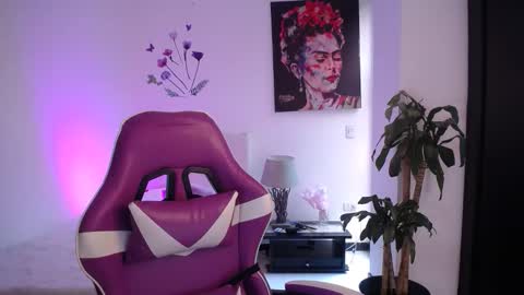 Esmeralda online show from March 3, 6:59 pm