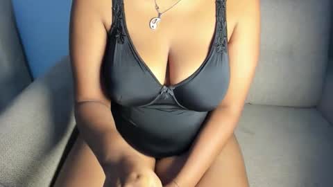 Esme online show from January 13, 1:35 am