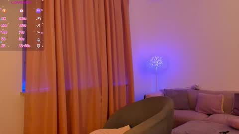 Esmi online show from November 8, 5:16 pm