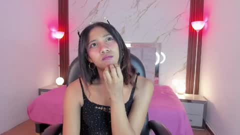esperanzamora online show from May 18, 11:49 am