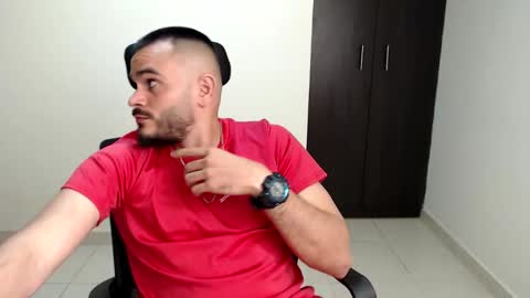 Esteban Fernandez online show from November 14, 5:09 am