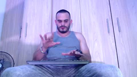 Esteban Fernandez online show from March 4, 5:00 am