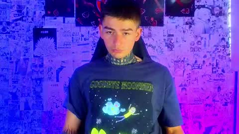 Esteban independent model online show from March 23, 2:00 pm