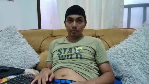 Snapshot of estebancot0314 chatting on October 12, 10:33 pm Esteban online show from October 12, 10:33 pm