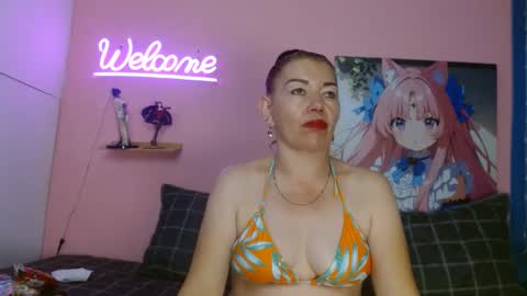 Snapshot of estefania_344 chatting on October 11, 11:19 pm estefania_344 online show from October 11, 11:19 pm