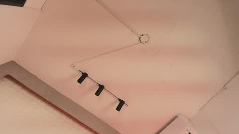 estefany online show from April 11, 7:45 am