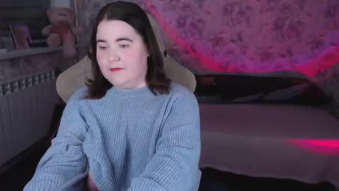 estelle_hicks online show from April 10, 6:45 pm