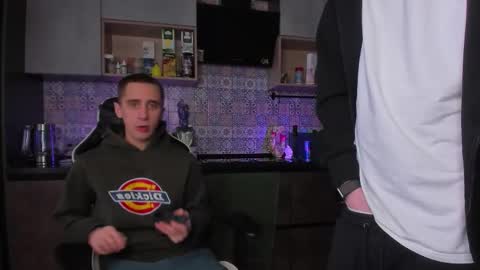 LOUIS online show from March 12, 9:57 am