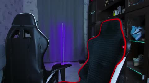 LOUIS online show from March 4, 3:44 am