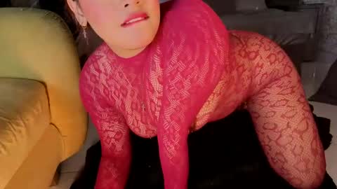 estrella05_ online show from November 19, 5:40 am