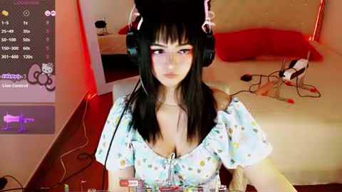 Moon online show from October 27, 7:58 pm