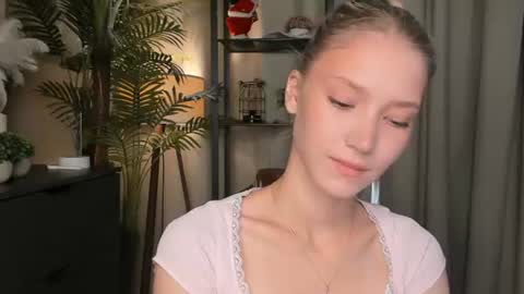 Natalie online show from July 18, 6:26 am