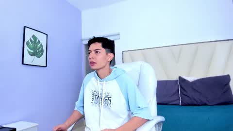 ethan12_ online show from June 18, 3:23 am
