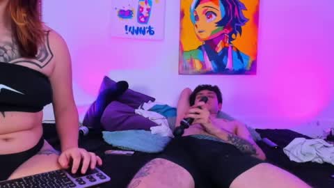 Snapshot of ethan_and_anne chatting on December 4, 6:05 am Ethan and Anne online show from December 4, 6:05 am