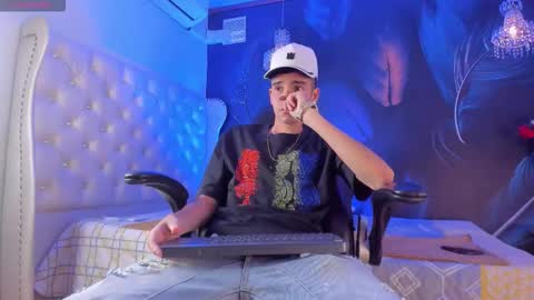 Ethan online show from December 5, 9:12 pm