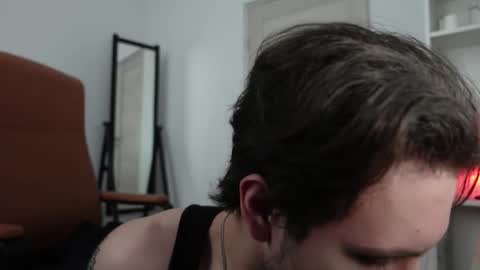 Ethan online show from October 25, 11:53 am