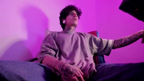 Ethan sykes online show from September 21, 3:21 am