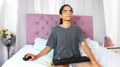 ethanblackwoodd online show from October 25, 8:53 pm