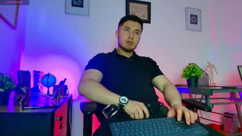 ethanconnor_ online show from May 14, 12:58 pm