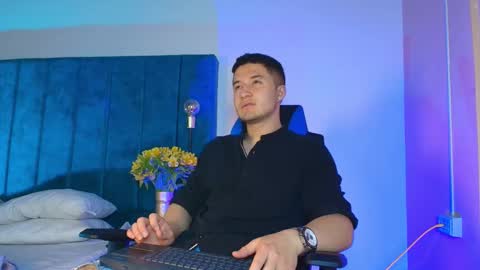 ethanconnor_ online show from October 29, 12:29 pm