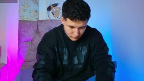 ethanconnor_ online show from April 6, 12:06 pm