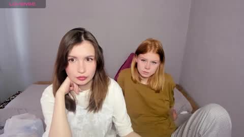 Snapshot of eumomino chatting on October 6, 5:14 am Veronica Tiia Lilith left to right online show from October 6, 5:14 am