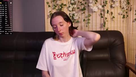 Snapshot of euphoria_girls chatting on October 16, 5:23 pm check about me online show from October 16, 5:23 pm
