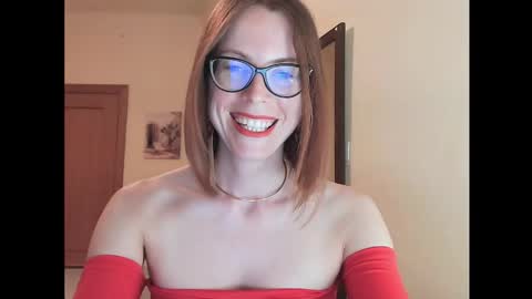 Snapshot of eva_cutesmile chatting on September 30, 7:57 pm Eva online show from September 30, 7:57 pm