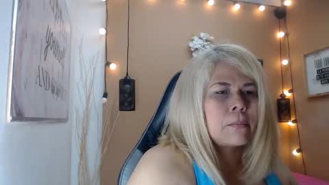 eva_love49 online show from November 28, 12:34 pm