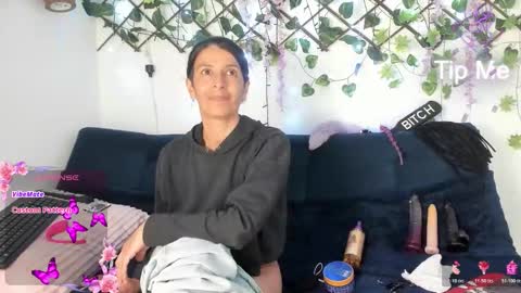 Eva  online show from January 6, 8:02 pm