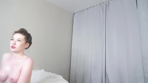 eva varnerr online show from February 9, 6:37 pm