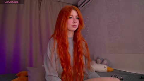 Snapshot of evaa_moonn_ chatting on March 4, 8:35 am Eva online show from March 4, 8:35 am